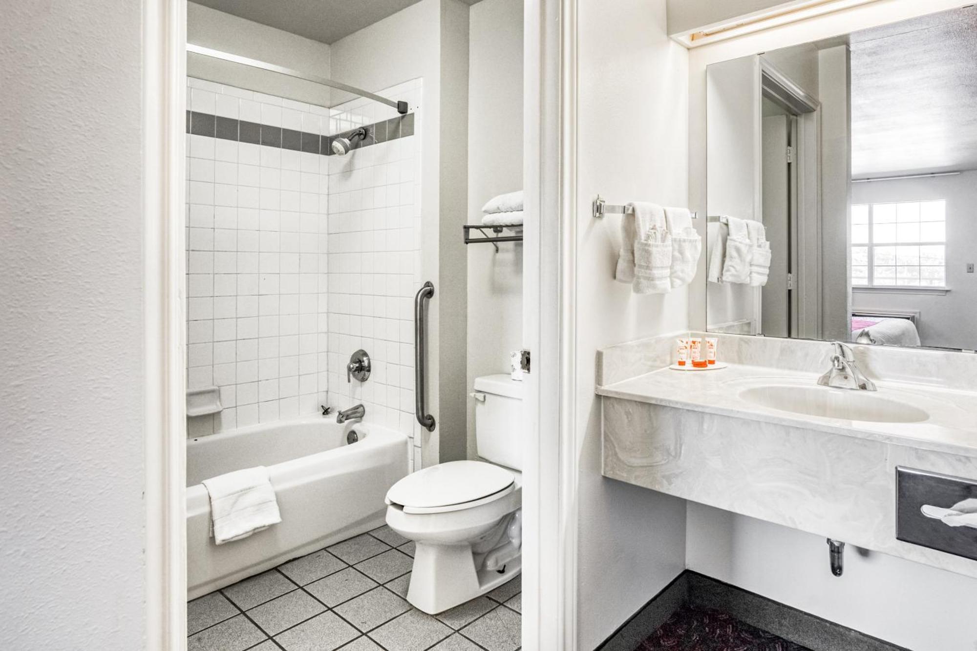 Oyo Hotel Wichita Falls I-44 Sheppard Airforce Εξωτερικό φωτογραφία