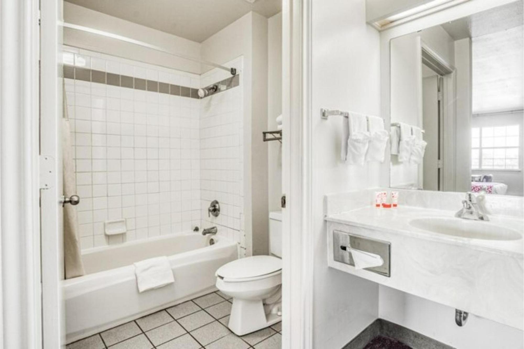 Oyo Hotel Wichita Falls I-44 Sheppard Airforce Εξωτερικό φωτογραφία